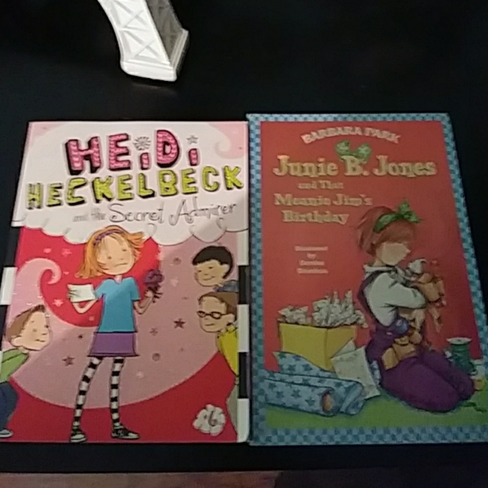 Books - Picture 4 of 5